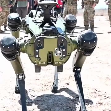 Πεζοναύτες με «σκυλιά-ρομπότ»! Ο πόλεμος αλλάζει ανεπιστρεπτί