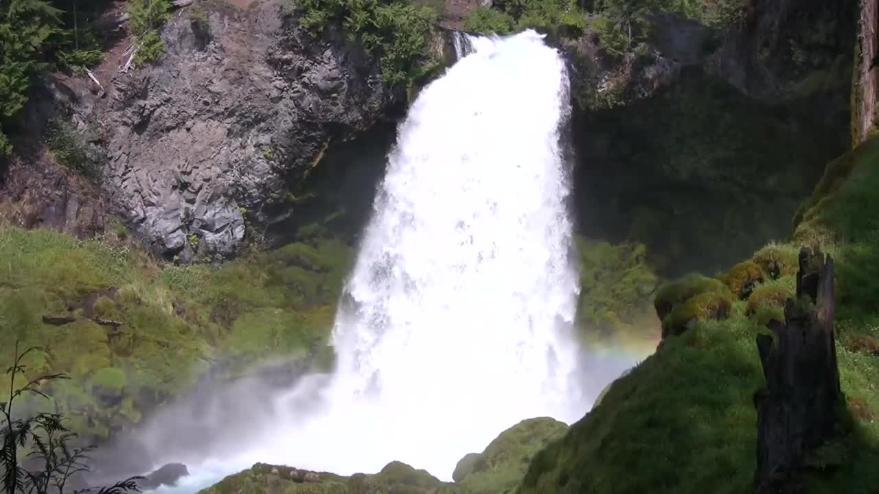 ♥♥ Relaxing 3-Hour Video of Large Waterfall