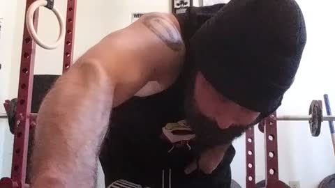 Single arm ab roller