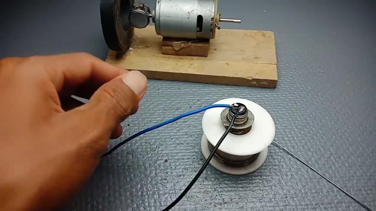 FREE ENERGY GENERATOR USING LIGHTBULB