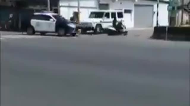 When your grandma hugging you strongly 😂😂😂