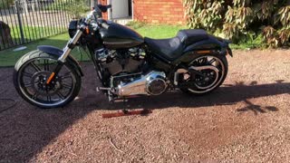 A clean stock Harley - 2018 Breakout 114 FXBRS