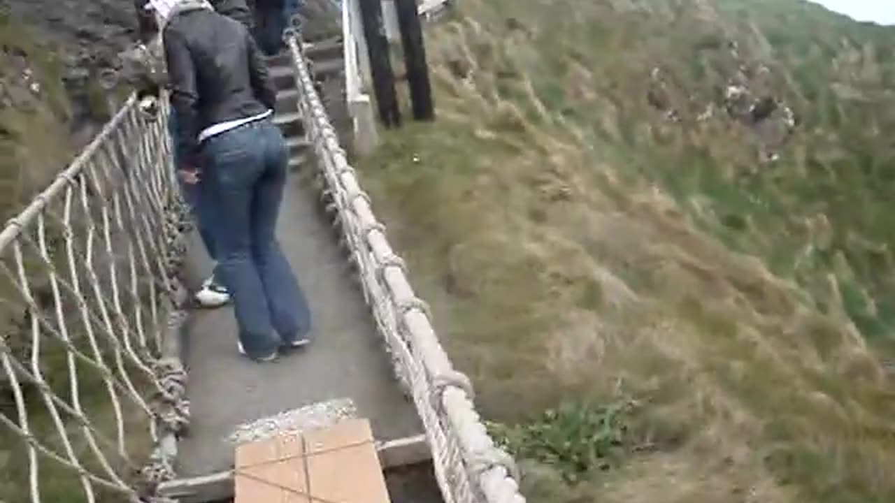 Carrick-a-Rede Rope Bridge (Northern Ireland, April, 2009)