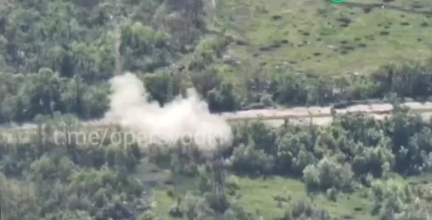 Russian Artillery Crews Hammering Ukrainian Positions Along The Frontš„
