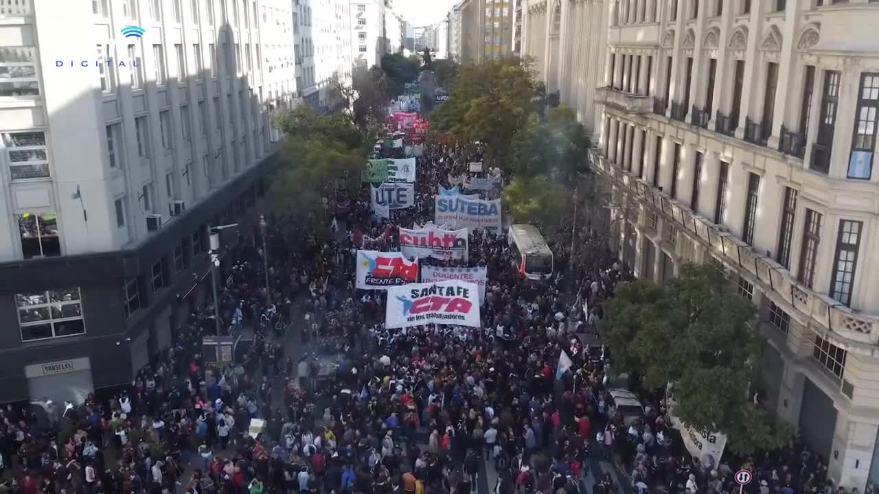 Demo Masif Pro Demokrasi Setelah Upaya Pembunuhan Wapres Cristina Kirchner (2 Sept)