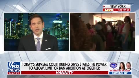 Mass protests emerge in New York, Washington, and nationwide