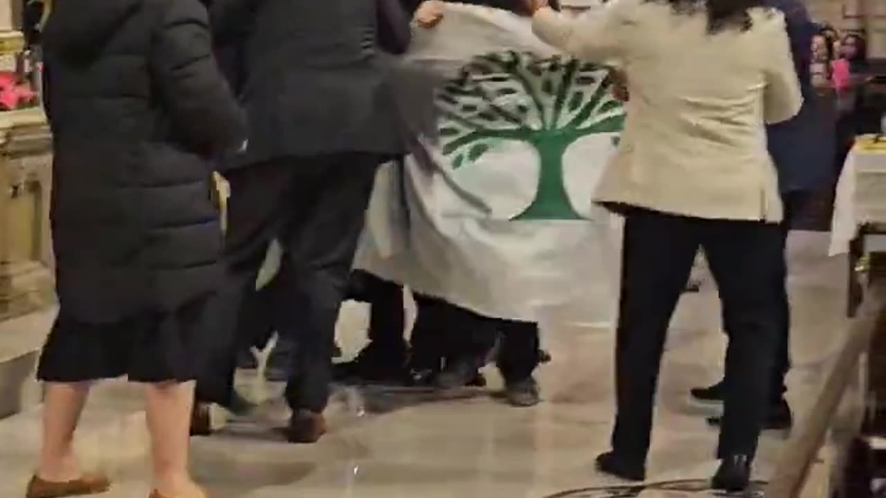 Activists Try (Fail) Ruining Easter Services At St. Patrick's Cathedral