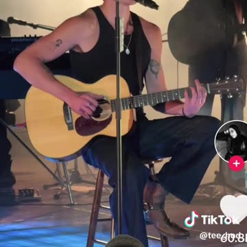 Shawn Mendez Is Still 'Figuring It Out' When It Comes To His Sexuality!