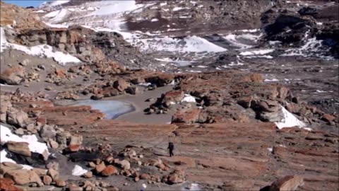 Une ancienne cité de minuscules êtres humanoïdes découverte au Pérou