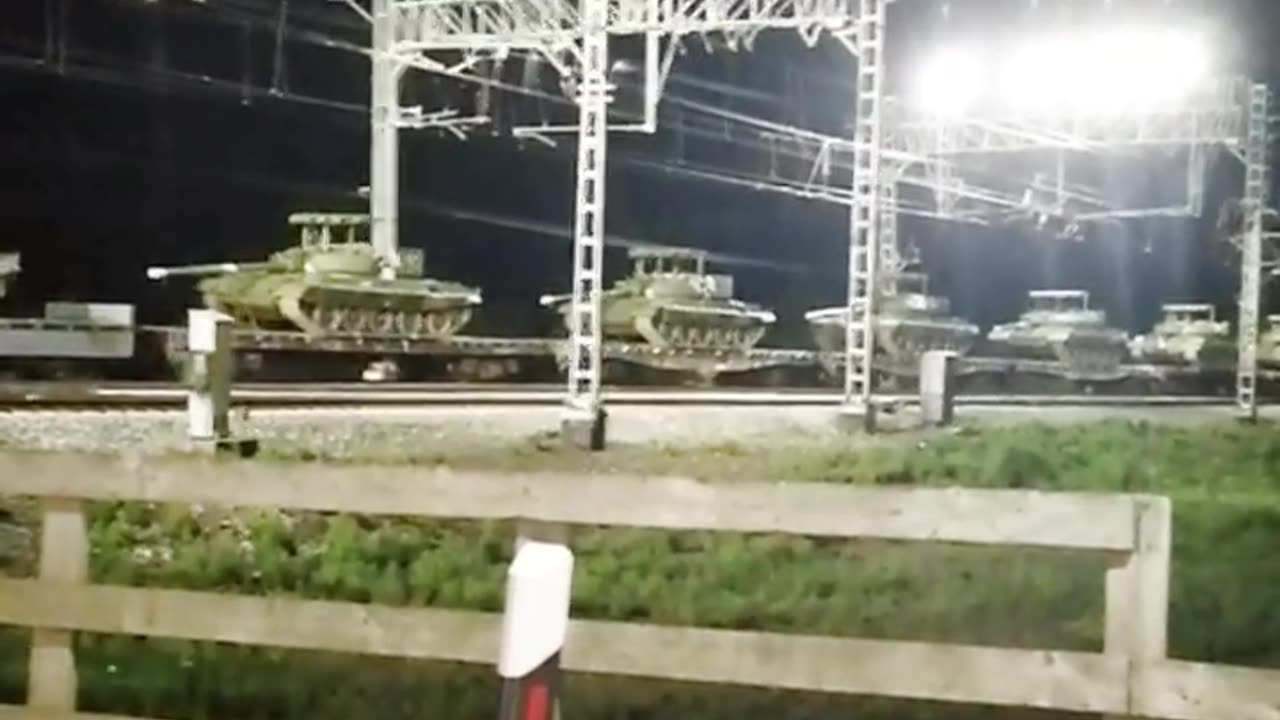 A new batch of Russian T-62's on their way to the front.