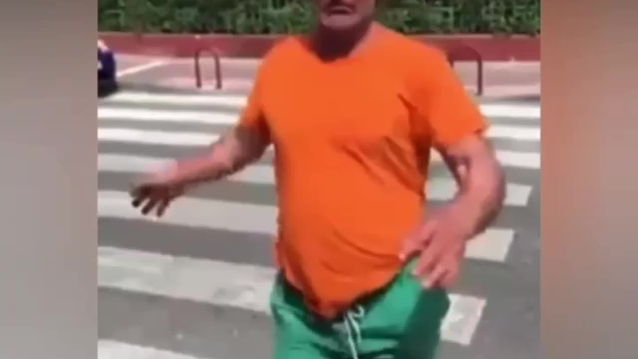 Discount Aquaman takes himself out