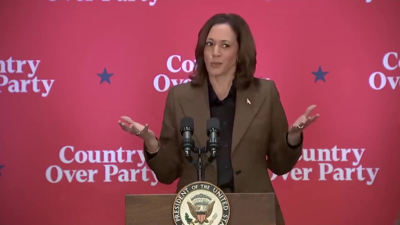 Kamala Harris Has To Be Drunk In This Clip 😳