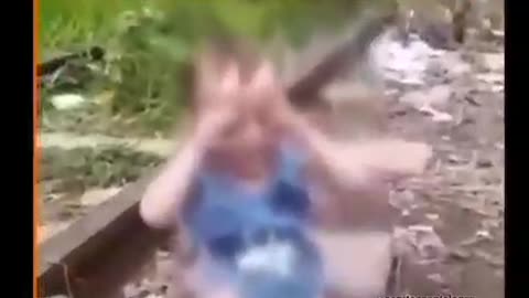 CRIANÇA E ACHADA POR POLICIAS