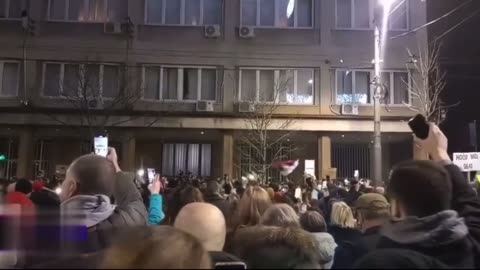 Beogradi “ndizet” nga protestat e opozitës