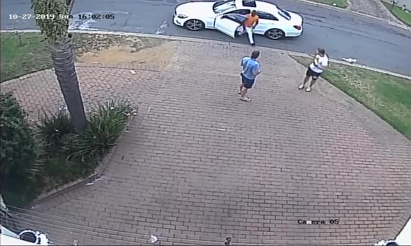 boy defend himself by the armed robbers and get rid of it