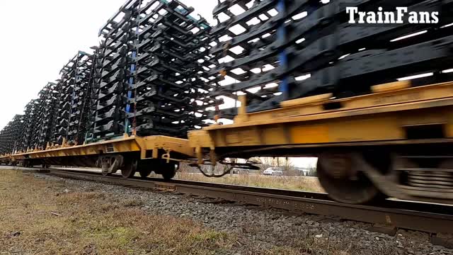 CN 8912 & CN 8877 Locomotives Manifest Train West In Ontario