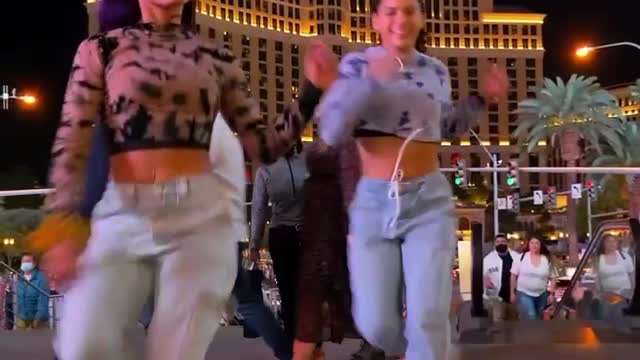 Shuffle dancer