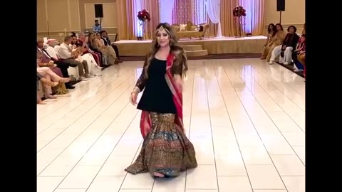 Girl butifull village dance video