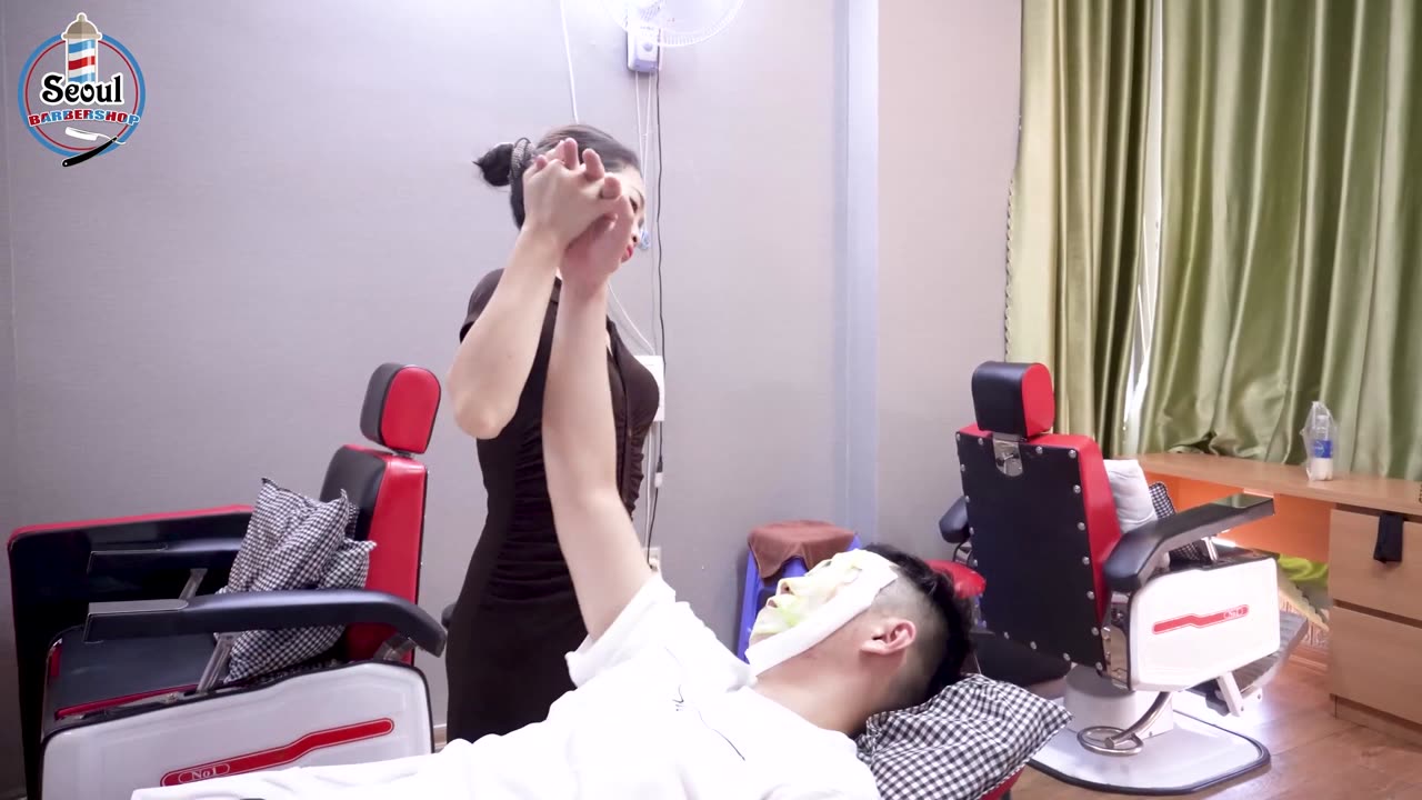 Use all your strength to press hard on my aching back !