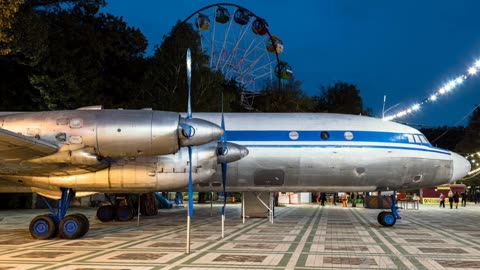 Pintura do Ilyushin Il-18 "Coot" e a área circundante foram renovadas em Stavropol