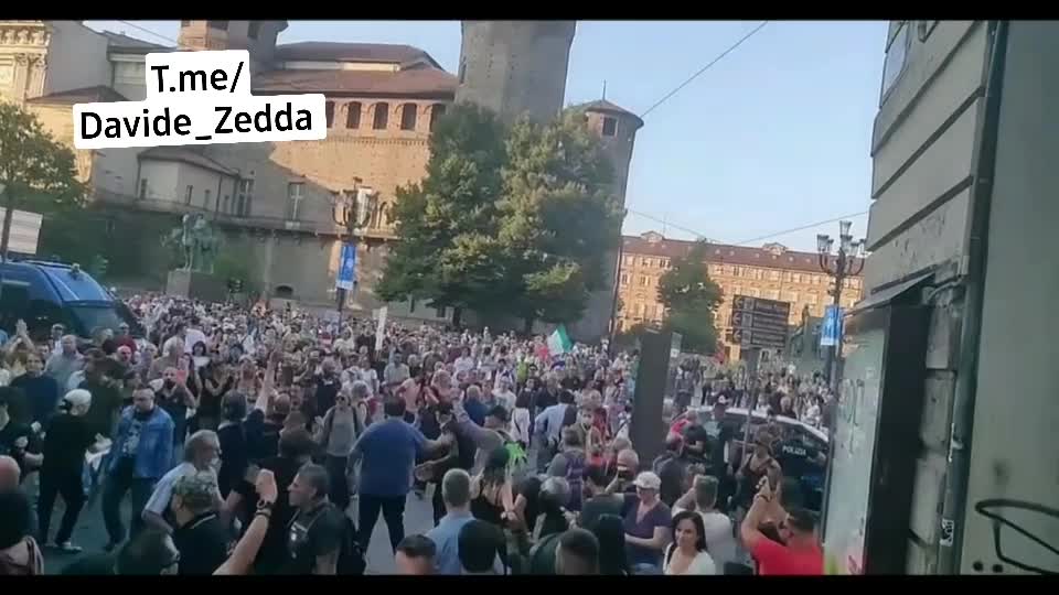 Torino scende in piazza: No Green Pass - 11.09.2021