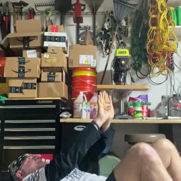 Working those ABS... Long Arm Sky Crunches