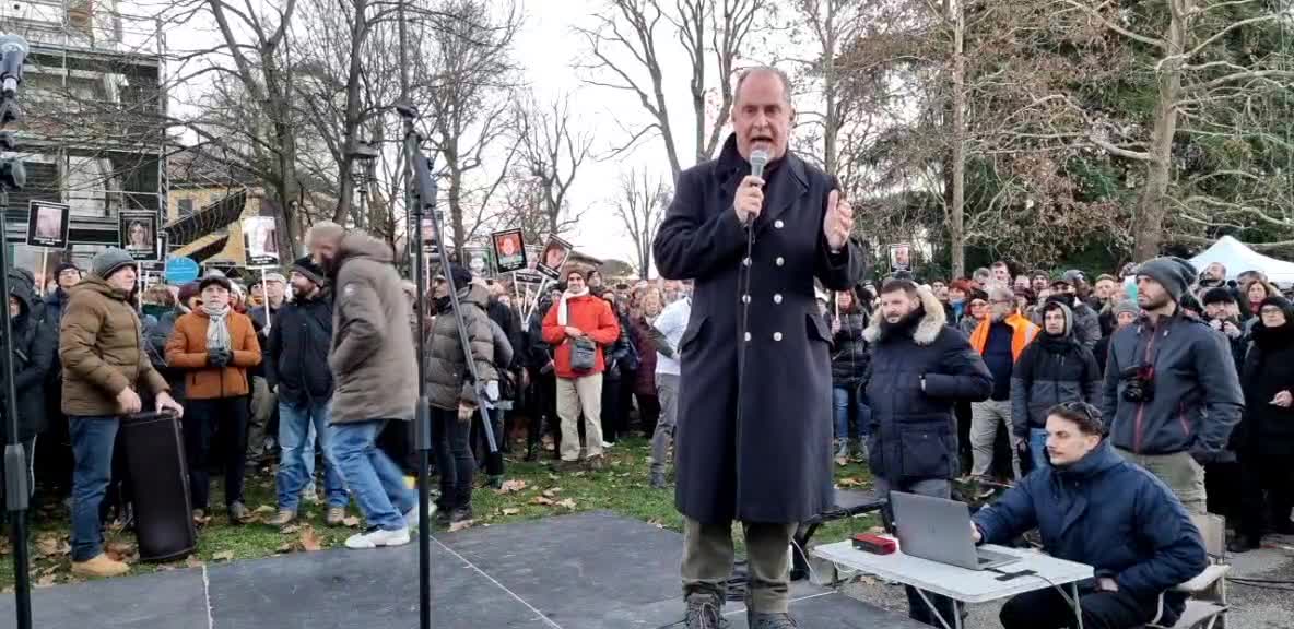 (12 dicembre 2021) - ANDREA COLOMBINI IN PIAZZA CON IL CORO E L'ORCHESTRA: “BOLOGNA È ANCORA NOSTRA!!!” 🇮🇹🥁🎯