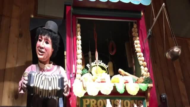 This is the most crazy looking animatronics in Stew Lenard's