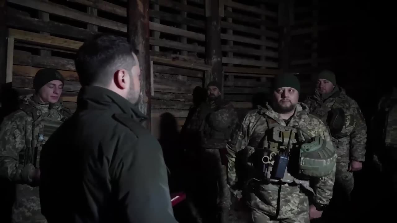 Zelensky Meets with a Front Line HIMARS Unit in Zaporizhzhia