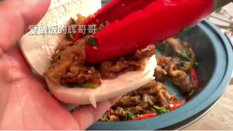 Don't lose the steamed bread at home. Make rougamo with me like this