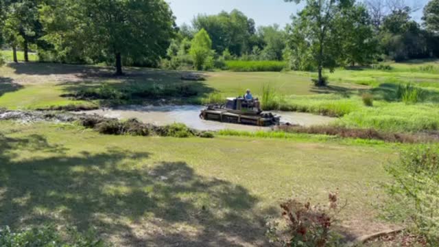 Aquatic cleaning with a unique machine