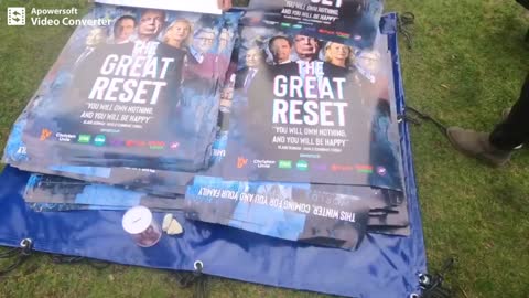 Holland's police desperate for great reset posters