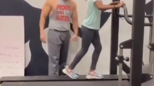 12 years old girl running at 17mph