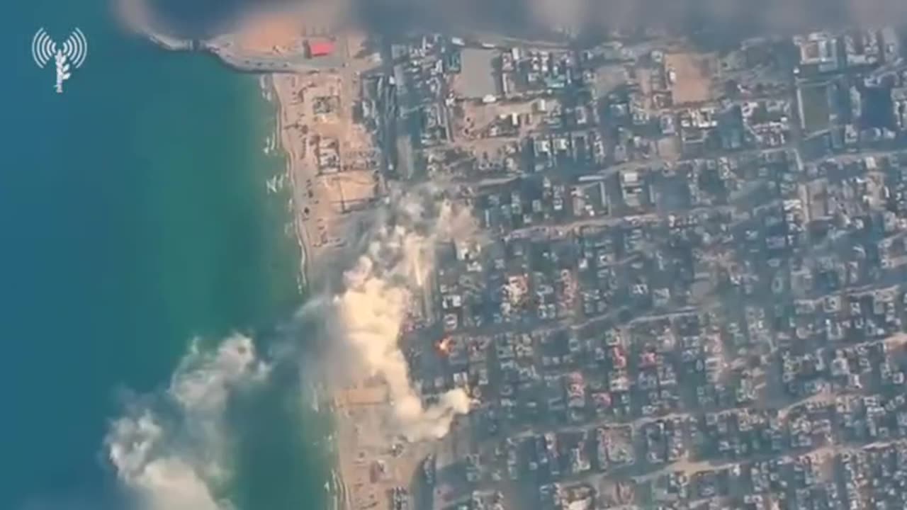 🇮🇱🇵🇸 Footage of ongoing IDF strikes on targets in the Gaza Strip.