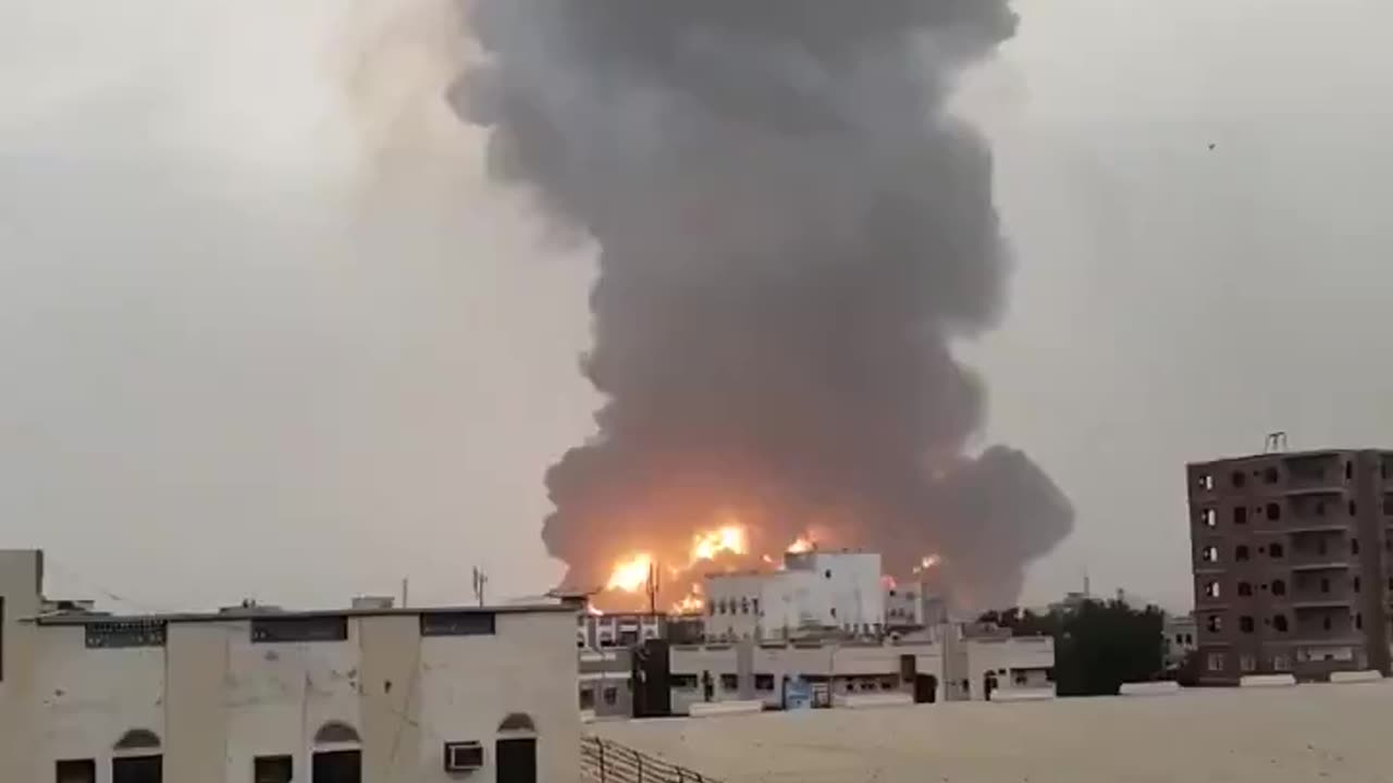 Aerial attack on the port of Hudaydah in Yemen