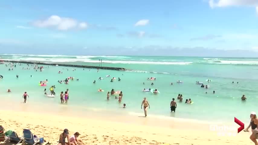 “Historic” Hawaiian waves crash into 2-story condos, video shows