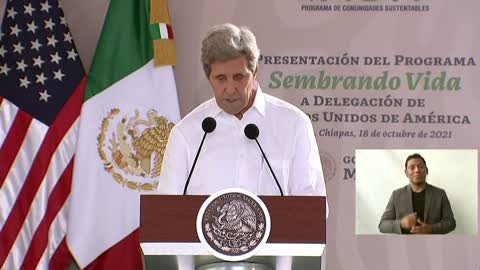 John Kerry at the United Nations' COP26 conference in Mexico.