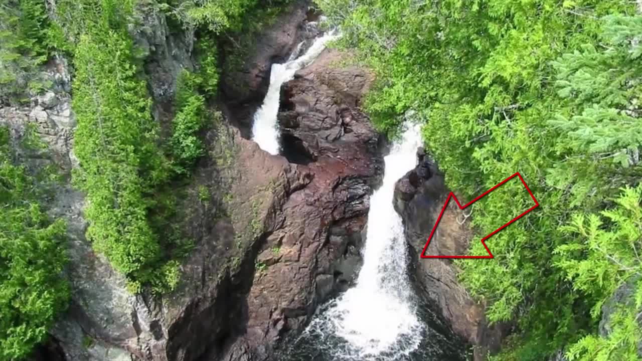 10 Scientifically Impossible Places That Actually Exis