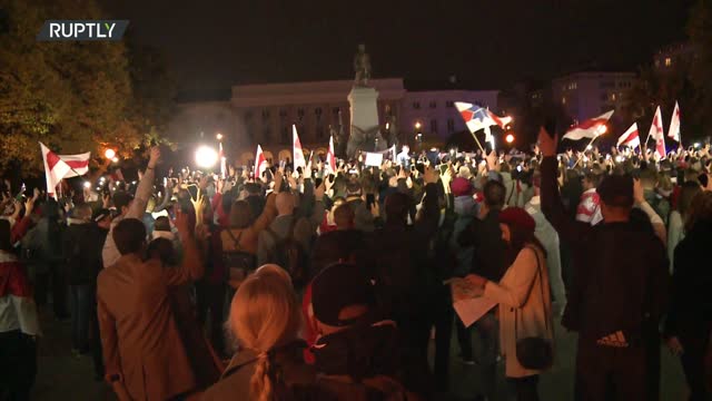 Poland: Svetlana Tsikhanouskaya gives speech at protest against Lukashenko - 06.10.2021