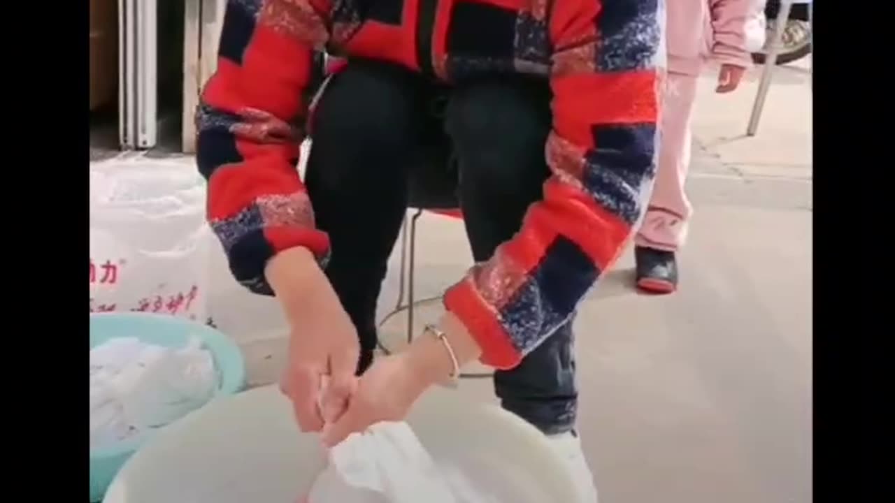#blind Mom entertains her Child