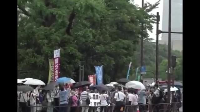 "Against a state funeral for Abe"