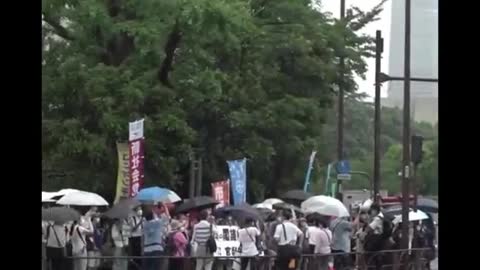 "Against a state funeral for Abe"