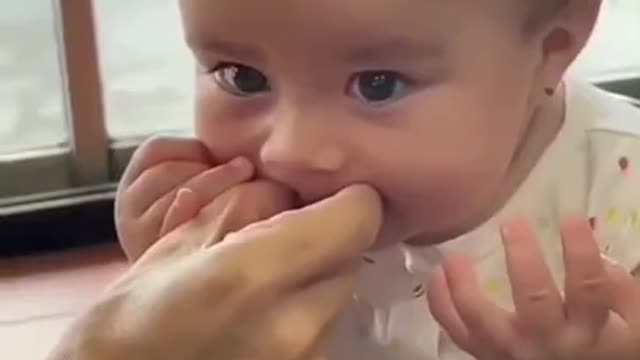 cute baby eating lemon reactio😂😂 #shorts