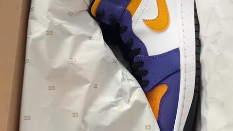 750Kicks Unboxing: Jordan 1 Mid Lakers with @JoepMeijers Style Outfits Kicks OOTD Jordans J1 Sneaks