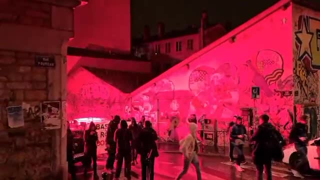 More videos of riots and protests after the Macron victory
