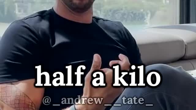 Why Andrew Tate hates people who carry a water bottle!😂