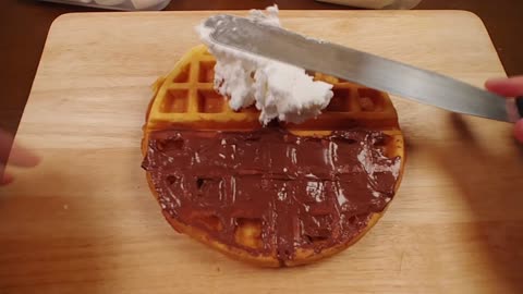 Making a waffle full of cream