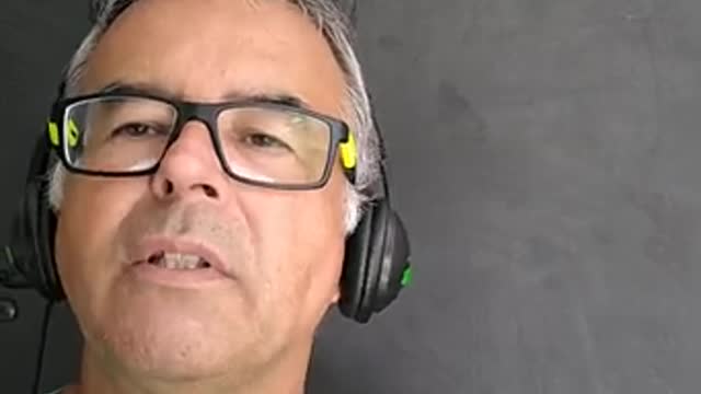 Revisão dos Pronomes Pessoais in English.