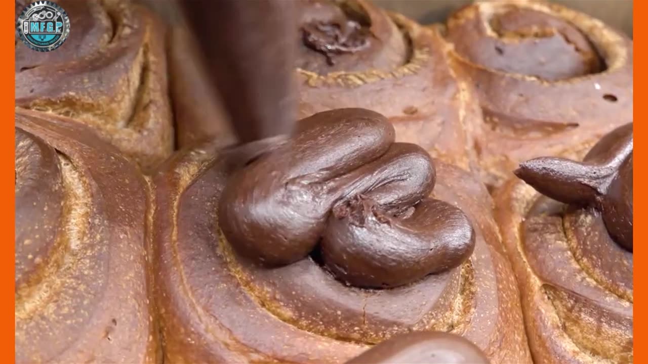 Melt-in-the-mouth! Making Incredible High Quality Cinnamon Rolls - Korean dessert shop