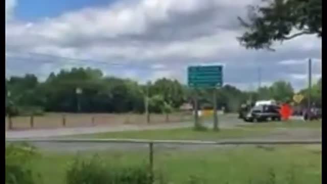 Eyewitness Video Of A Gun Battle Between Mass Shooter & Law Enforcement